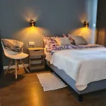 Venice Apartment, Self Check-in 24h, Free Parking * Poznan