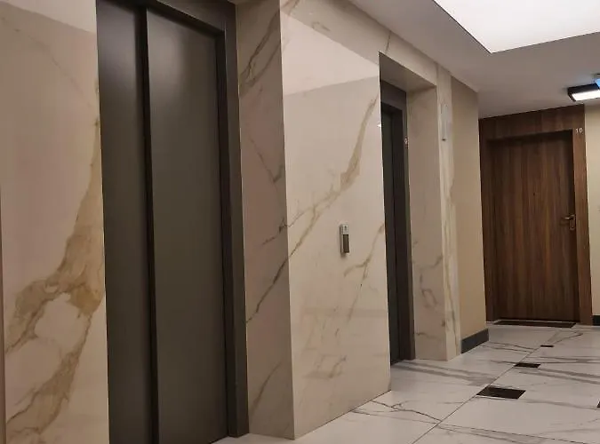 Venice Apartment, Self Check-in 24h, Free Parking * Poznaň